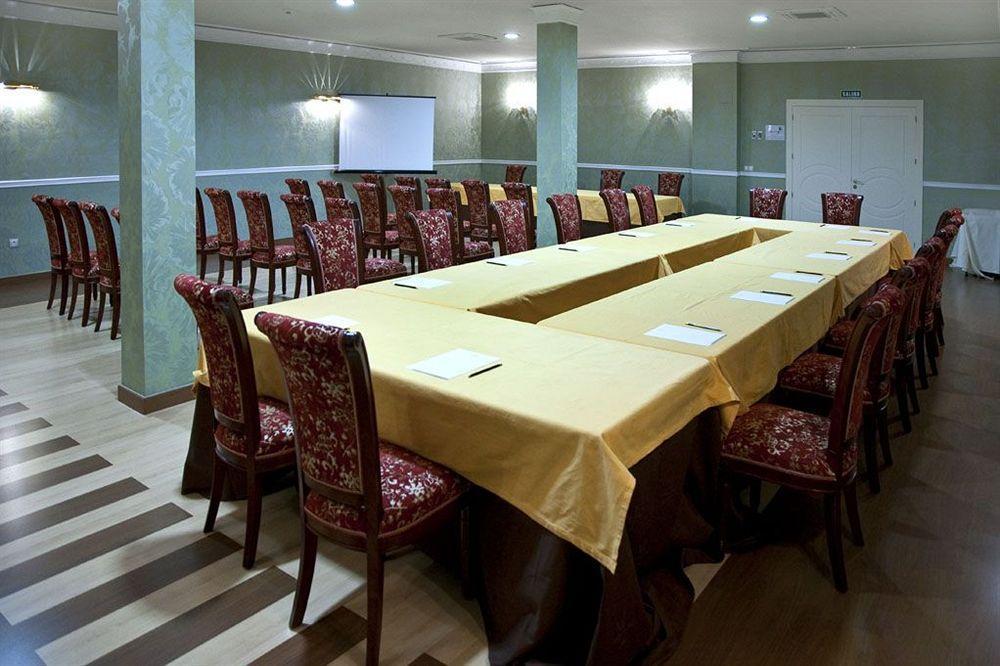Hotel Santa Isabel อัลบาเซเต ภายนอก รูปภาพ