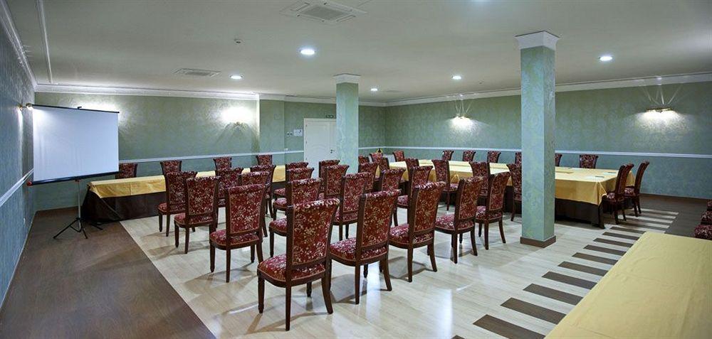 Hotel Santa Isabel อัลบาเซเต ภายนอก รูปภาพ