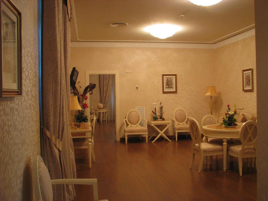 Hotel Santa Isabel อัลบาเซเต ภายนอก รูปภาพ